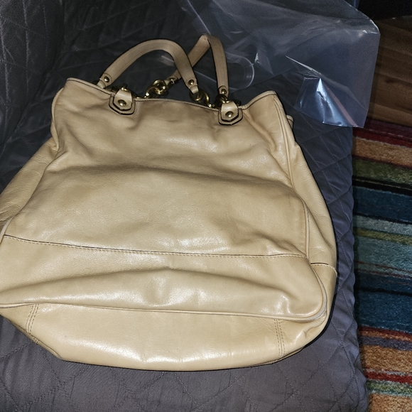 COACH GUC POPPY LEATHER NORTH/SOUTH PUSHLOCK LARGE TOTE BAG - Picture 8 of 16